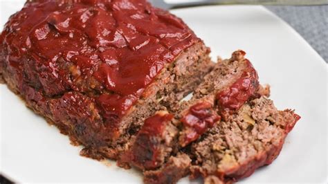 Sep 8, 2022 · Ina's technique for moist meatloaf. During an episode of "The Barefoot Contessa" on Food Network, Ina Garten prepared a beef meatloaf that is both moist and succulent. Although it can be a simple recipe, meatloaf is prone to quickly drying out, lending to why people either love or hate it. Garten began by choosing an 80/20 ground beef, which ... 